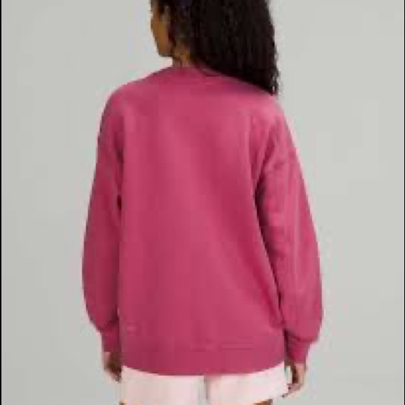 LULULEMON RARE PERFECTLY OVERSIZED CREW PINK LYCHEE - Picture 5 of 6